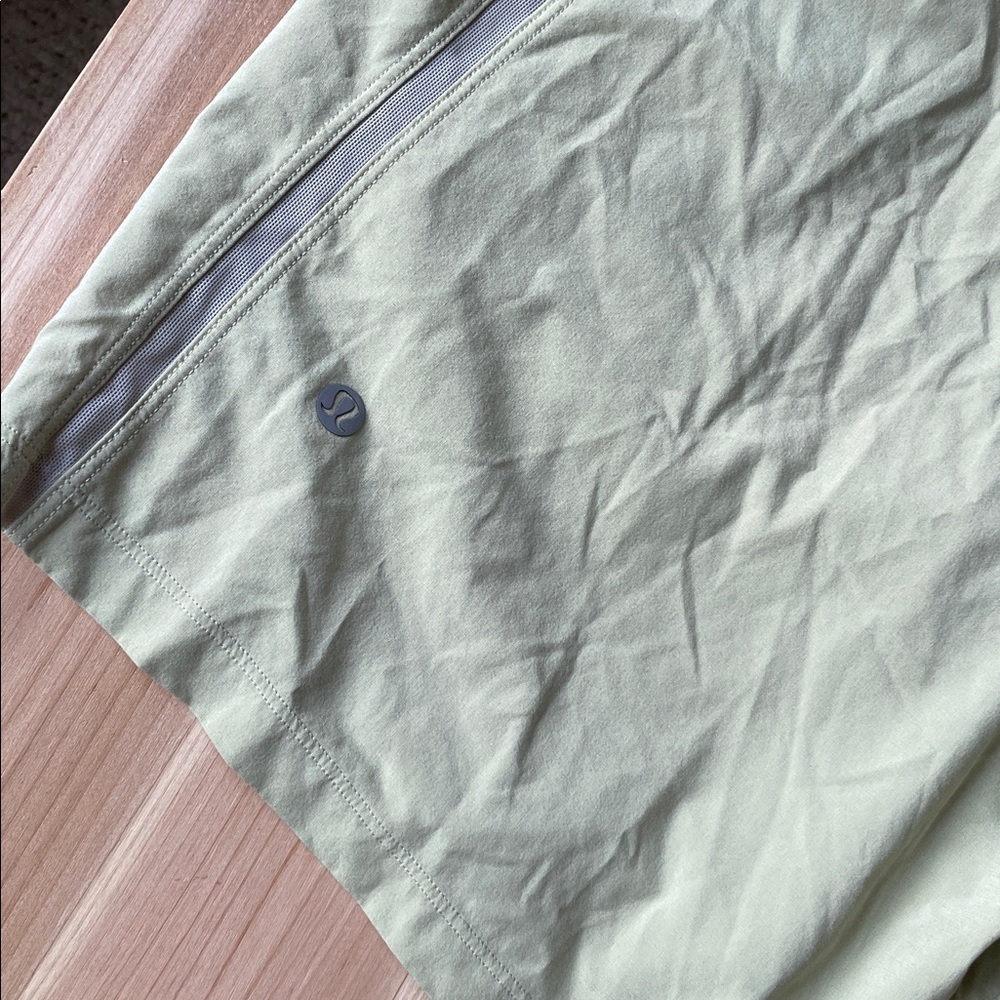 Lululemon Mens Green Pace Breaker Shorts Fully Lined 7" - Picture 4 of 9